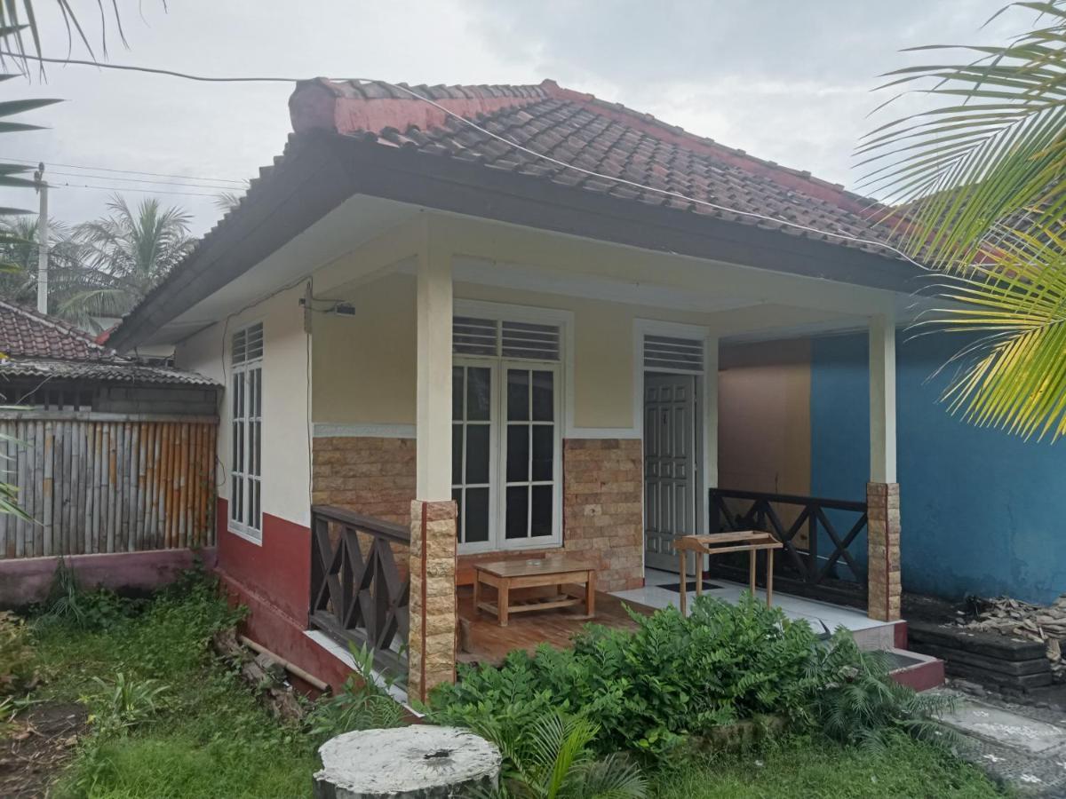Homestay Lucu 2 Джили Трауанган Екстериор снимка