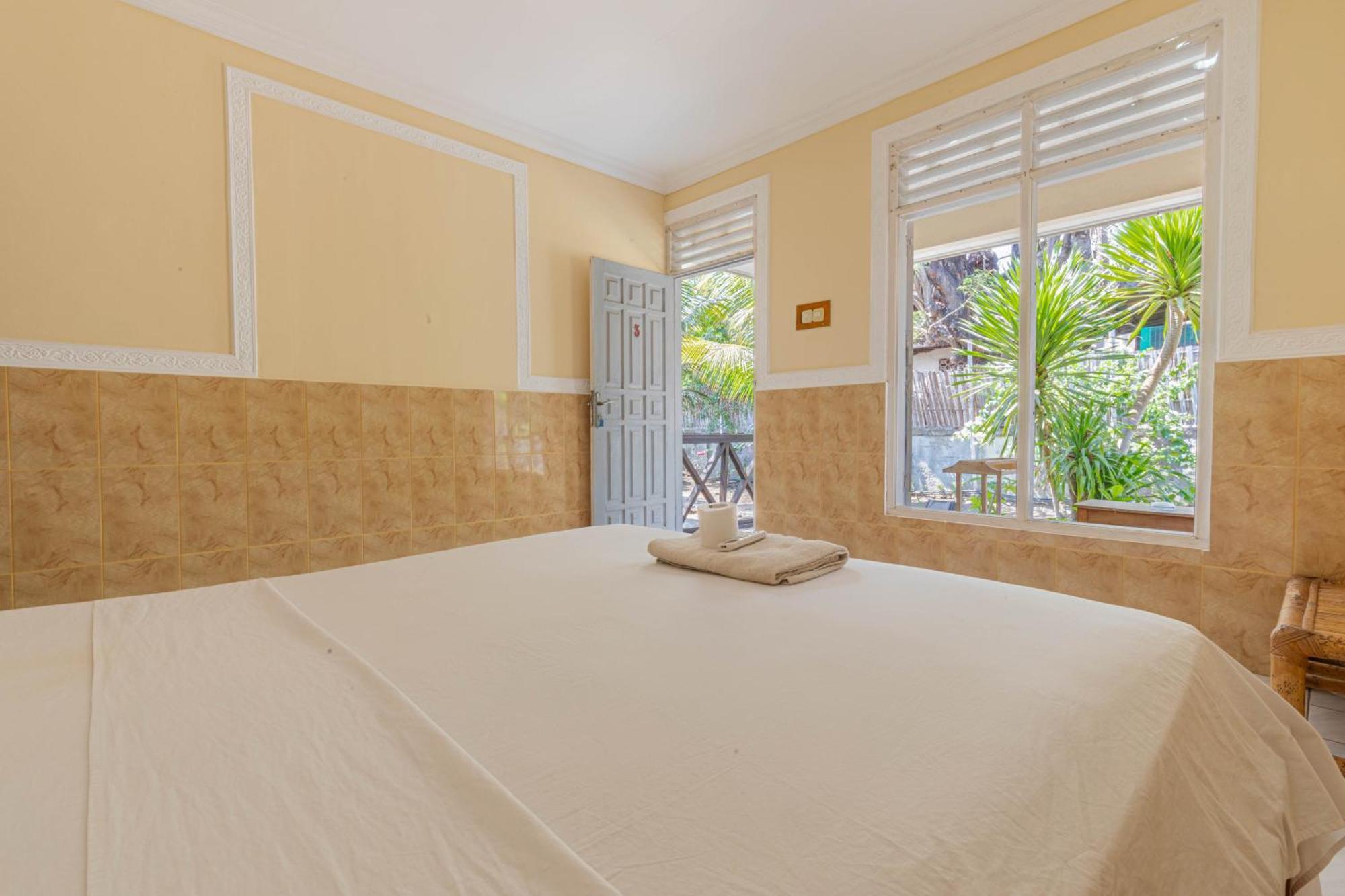 Homestay Lucu 2 Джили Трауанган Екстериор снимка